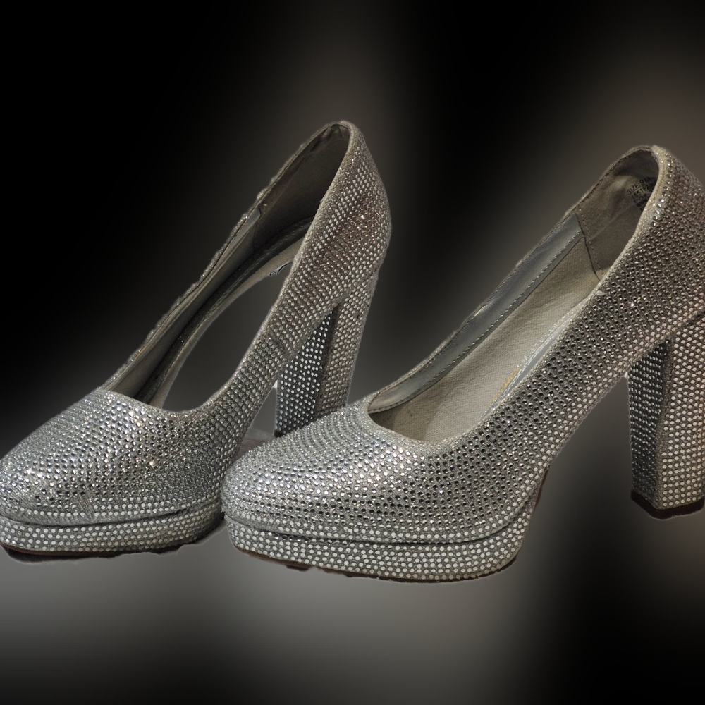 It's OK rhinestone studied high heels!!size 9M